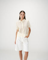 Chemise en dentelle manches courtes jaune Waverine