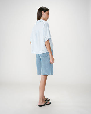 Loose short sleeve shirt with lace details ciel Winka