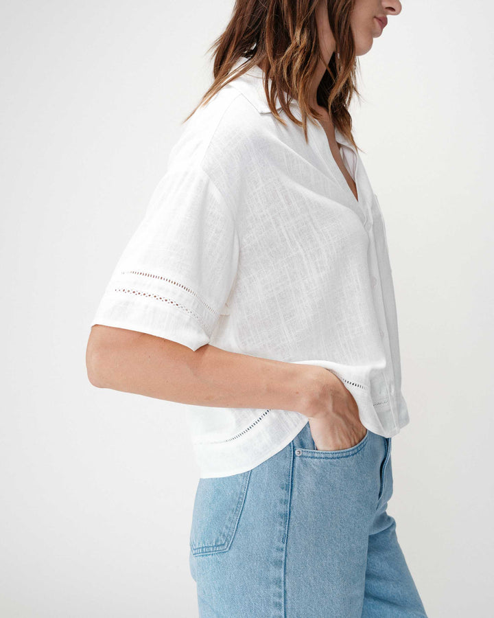 Chemise large manches courtes détails dentelle white Winka